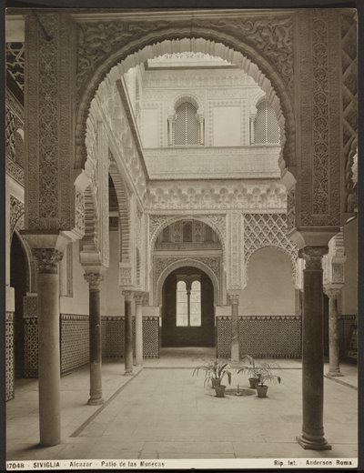 Alcazar, Nádvoří panenek od James Anderson