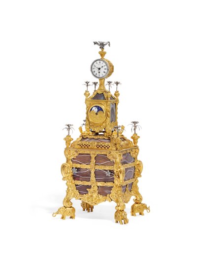 Stolní hodiny s hudebními hodinami George III, kolem roku 1766 (ormolu, stříbro a achát) (viz také 1860) od James Cox