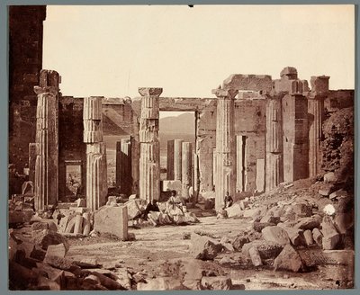 "Interiér Propylejí" [Athény. Akropolis - Propyleje] od James Robertson