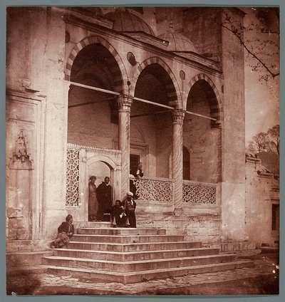 „Portikus Süleymaniye“ [Istanbul. Portikus mešity Süleymaniye] od James Robertson