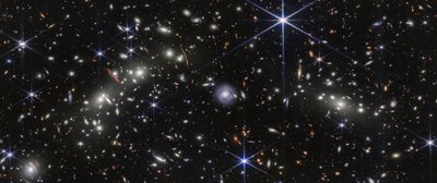 Shluk kulek (snímek z kamery NIRCam) od James Webb Space Telescope (NASA)