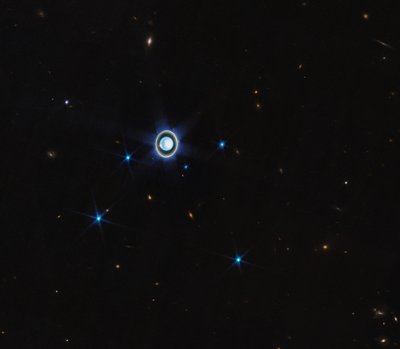 Uran (obrázek kompasu NIRCam) Bez poznámek od James Webb Space Telescope (NASA)