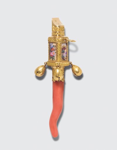 Dětské chrastítko, kousátko a píšťalka Regency, značeno London 1815/1816 (smaltované zlato a korály) od James and Ray John Montague