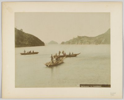Vstup do Nagasaki, Japonsko (ručně kolorovaná černobílá fotografie) od Japanese Photographer
