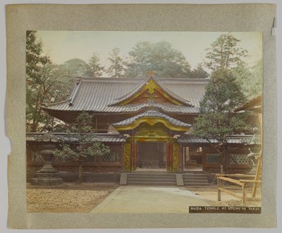 Chrám v Uyeno, Tokio, Japonsko (ručně kolorovaná černobílá fotografie) od Japanese Photographer