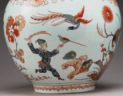 Velká lahvová váza, zdobená v Holandsku ve stylu Imari, Ko-Imari, konec 17. století (keramika se smaltovanou polevou) (detail 117741) od Japanese School