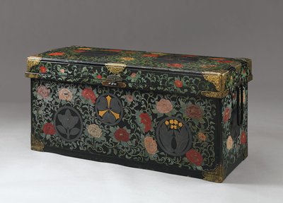 Úložný kufr (Nagamochi), Edo Period (lak a zlacená měď) od Japanese School