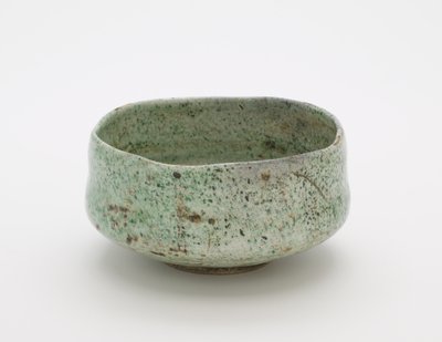 Čajová miska s falešnou pečetí Raku, neznámá dílna Raku ware od Japanese School