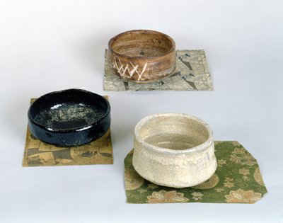 Tři chawany používané pro čajové obřady, cca 1800 (keramika) od Japanese School
