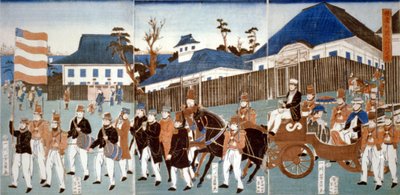 Triptyykki, joka esittää ulkomaalaisten paraatia Yokohamassa hevoskärryissä tähtiä ja raitoja kantavan miehen ja sotilassoittokunnan johdolla, 1861. Utagawa Yoshigawa (toiminut 1850-1870) japanilainen ukiyo-e-taiteilija. od Japanese School