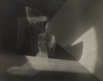 [Abstrakce zátiší], kolem roku 1923 (želatinový stříbrný tisk) od Jaromir Funke