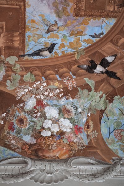 Výhonky vinné révy, hrozny, květiny a ptáci, detail od Jean Boulanger