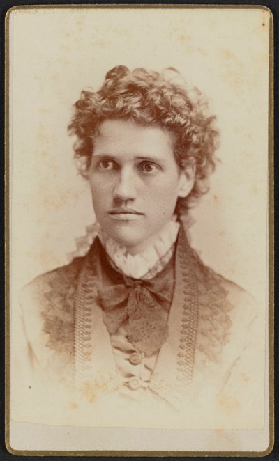 Carte-de-visit portrét slečny Julie J. Thomas, ca. 1875. od Jefferson Beardsley