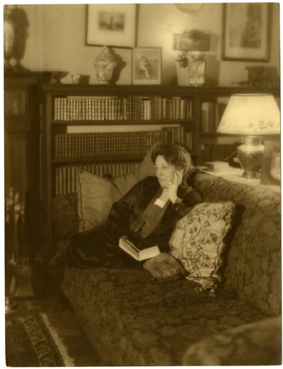 Alice Foote MacDougallová ze slávy restaurace, Greenwich Village, New York, USA, kolem 1915-25 (želatinová stříbrná fotografie) od Jessie Tarbox Beals