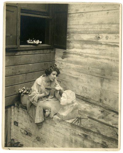 Edith Unger z Čajovny Mad Hatter od Jessie Tarbox Beals