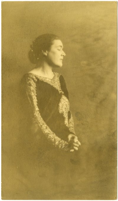 Fanny Hurst, kolem 1909-20 (želatinová stříbrná fotografie) od Jessie Tarbox Beals
