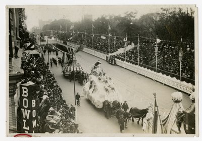 Historický průvod: celkový pohled Central Park Mikulášský průvod od Jessie Tarbox Beals