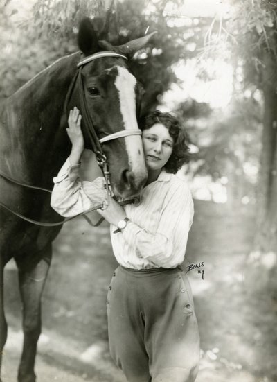 Judith Anderson, kolem 1917-24 (želatinová stříbrná fotografie) od Jessie Tarbox Beals