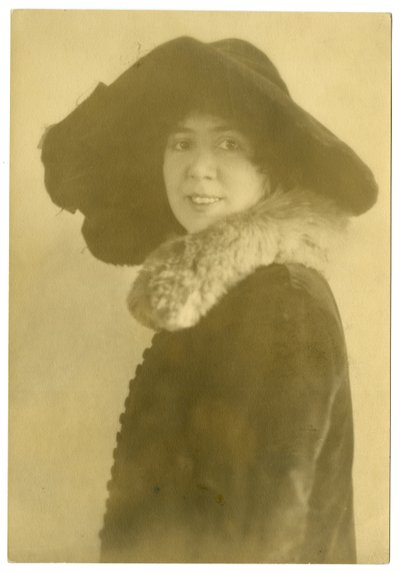 Margaret Widdemer, básník, cca 1915-25 (želatinová stříbrná fotografie) od Jessie Tarbox Beals