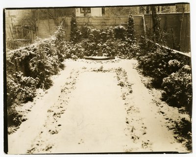 Mr & Mrs John Morgan, 39 W 11 St, cca 1938-39 (želatinová stříbrná fotografie) od Jessie Tarbox Beals