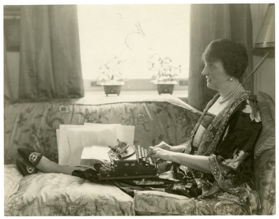 Paní Emily Post, autorka Etikety, kolem 1926-28 od Jessie Tarbox Beals