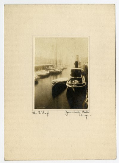 Old T Wharf, cca 1902-10 (želatinová stříbrná fotografie) od Jessie Tarbox Beals