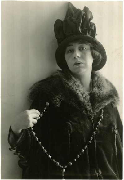 Zoë Akins, autorka Déclassée, kolem 1905-40 od Jessie Tarbox Beals