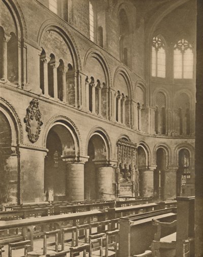 Uvnitř Velkého sv. Bartoloměje: Raheresova hrobka ve sboru, c1935. od Joel