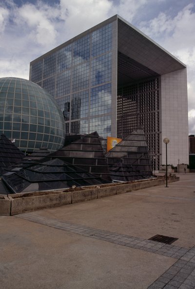 Budovy ve čtvrti La Defense, Paříž, Ile-de-France, Francie, Detail od Johan Otto von & Andreu Paul (1938 2018) Spreckelsen