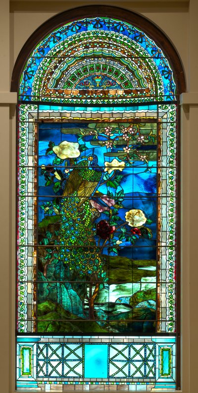 Pávi a pivoňky II od John La Farge