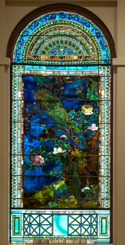 Pávi a pivoňky I od John La Farge