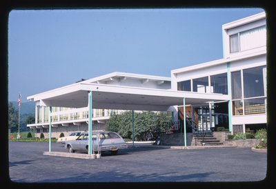 Homowack Hotel and Lodge, Spring Glen, New York, USA od John Margolies