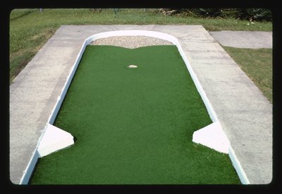 Pebble Trap Hole, Jekyll Island Mini Golf I, Jekyll Island, Georgia, USA od John Margolies
