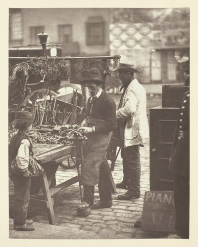 The Street Locksmith, 1881. od John Thomson