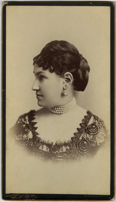 Paní William Astor (sépiový tisk) od José Maria Mora
