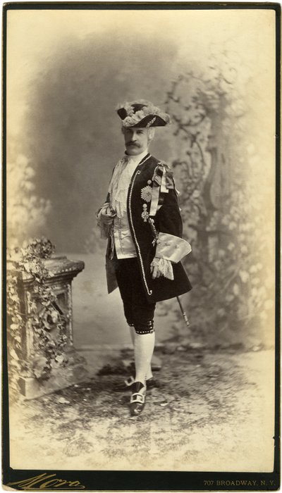 Peter Marie, Kostýmní ples od José Maria Mora