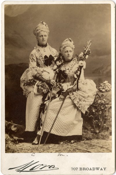 Rives Twins (sépiový potisk) od José Maria Mora