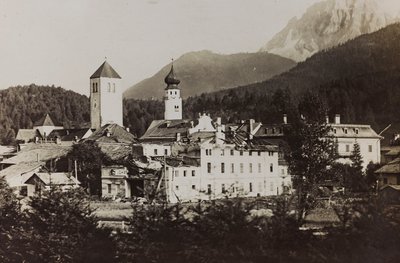 Album "Moje světová válka - vzpomínky na jihozápadní frontu v Korutanech, Itálie, Trentino-Alto Adige) 31/03/1915-12/11/ 1918 - Josef Zohles Vídeň": pohled na Dobbiaco po bombě od Josef Zohles