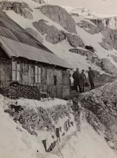 Album "Moje světová válka - vzpomínky na jihozápadní frontu v Korutanech, Itálie, Trentino-Alto Adige) 31.3.1915-12.11. 1918 - Josef Zohles Vídeň ": vojenská kasárna (č/b foto od Josef Zohles
