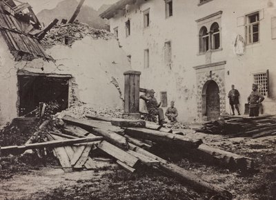 Album "Moje světová válka - vzpomínky na jihozápadní frontu v Korutanech, Itálie, Trentino-Alto Adige) 31.3.1915-12.11. 1918 - Josef Zohles Vídeň ": vojáci a trosky ve Valbu od Josef Zohles