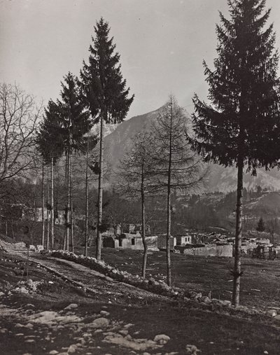 Album "Moje světová válka - vzpomínky na jihozápadní frontu v Korutanech, Itálie, Trentino-Alto Adige) 31.3.1915-12.11. 1918 - Vídeň Josefa Zohleho ": trosky Pliczna (č/b foto od Josef Zohles
