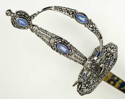 Detail malého meče, cca 1790 (fasetovaná, leštěná, modřená a zlacená ocel se železem a jaspisem) od Josiah Wedgwood