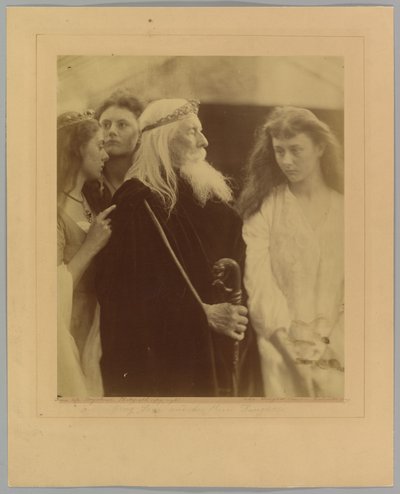 Král Lear rozděluje své království mezi své tři dcery od Julia Margaret Cameron