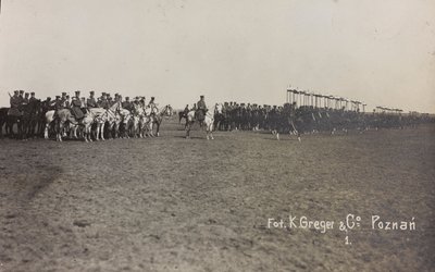Album " Jack Bosio - War Campaign 1917-1920 ": Vojenská mise v Polsku (Varšava - Posen) březen-duben 1919, koňská baterie v Poznani (Poznaň), 03.04.1919 (čb foto) od K. Greger