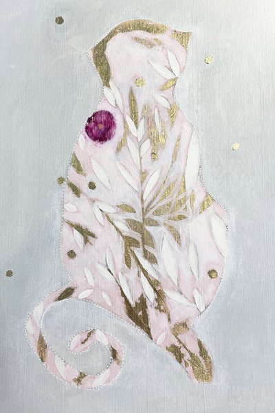 Růžová kočka s botanickým motivem od Karenina Fabrizzi