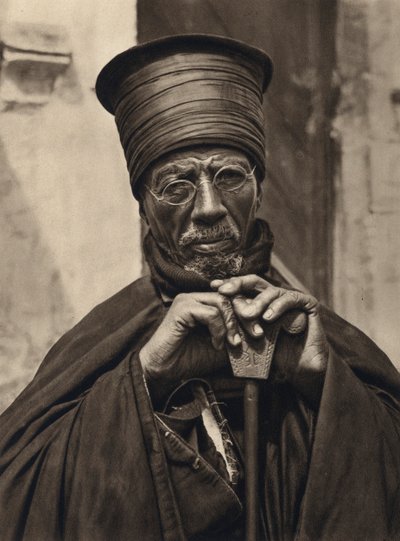 Jeruzalém, Habešští kněží (černobílá fotografie) od Karl Grober