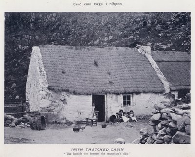 Irská došková kabina (černobílá fotografie) od Karl Karlovich Piratsky
