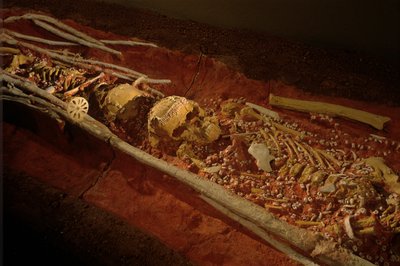 Archeologie; Hominid; Hominin; Human Ev - Homo sapien Sapiens; Human Evolution; Ice A..., 2000 (foto) od Kenneth Garrett