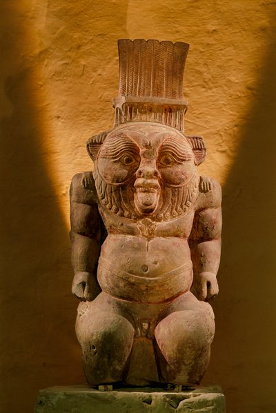 Vápencová socha boha Bes, pozdní období, 2002 (foto) od Kenneth Garrett