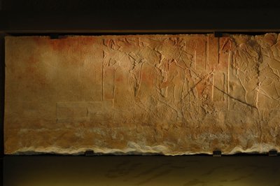 Trůnní lavice Chrámu 19, Palenque, Mexiko, řezba Akhal Mo Nab, 2005 (foto) od Kenneth Garrett